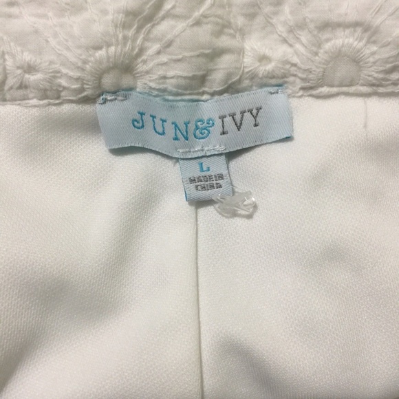 Jun & Ivy Francesca's White Eyelet Shorts - Picture 4 of 4